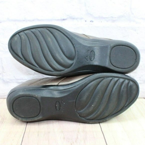 Clarks Brown Leather Slip On Hook & Loop Flat Loafer Shoes Size 7 Medium - Picture 9 of 9